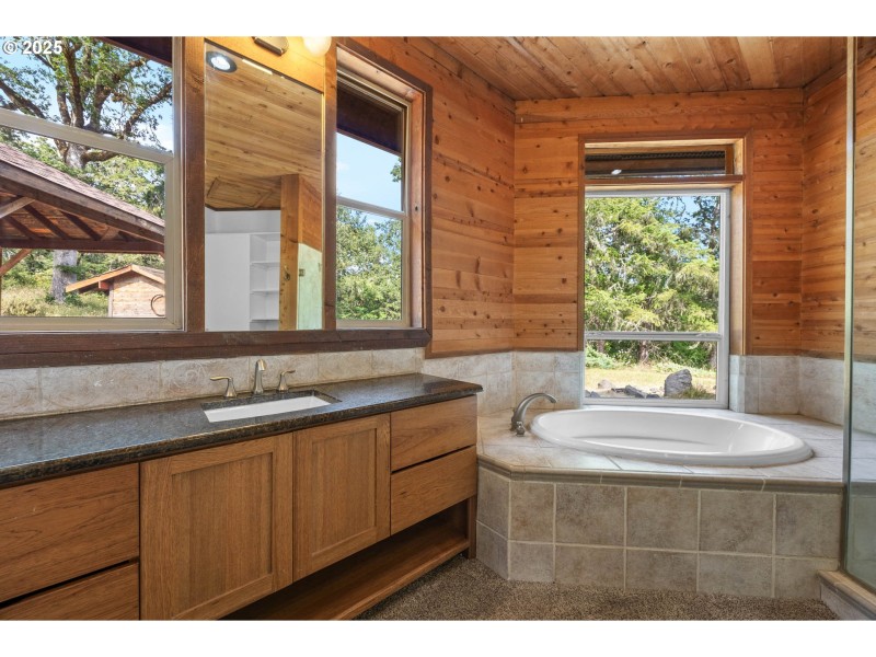 Bathroom, Attached