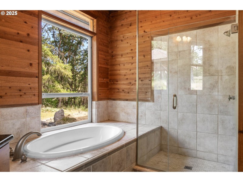 Bathroom, Attached