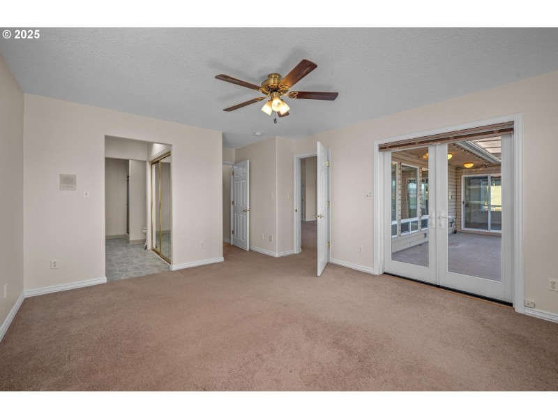 Bedroom, Primary