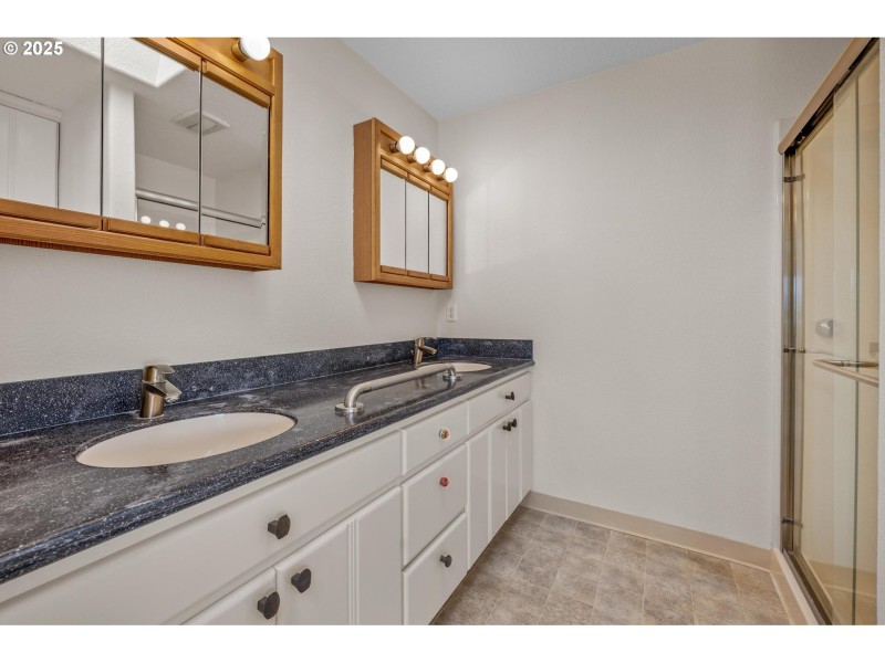 Bathroom, Attached