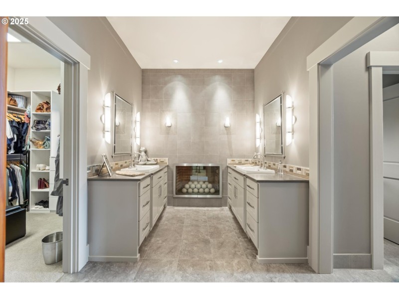 Owner's Suite Bathroom