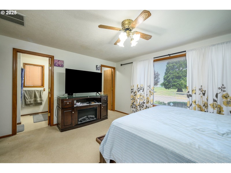 Bedroom, Owner's Suite