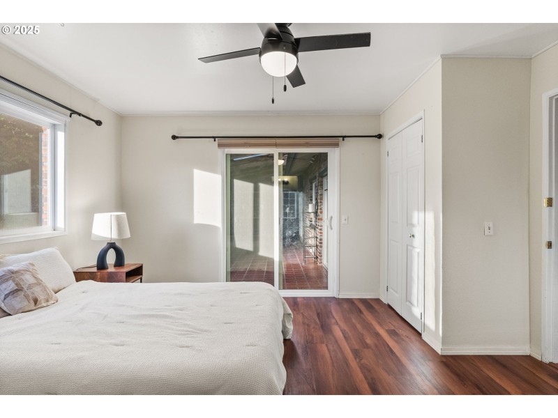 Bedroom, Primary