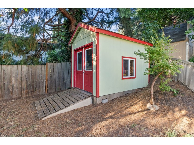 Shed