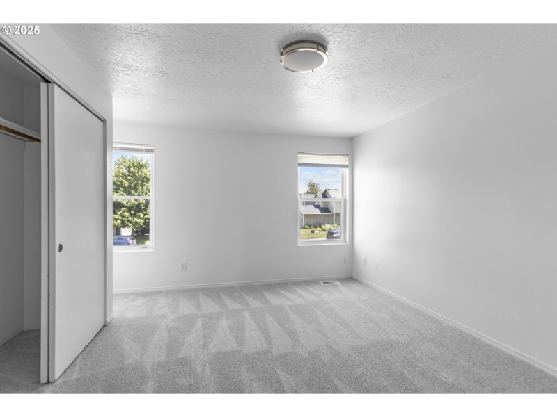 Bedroom, Primary