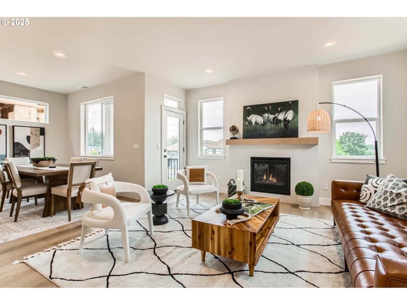 Living Room/Dining Room