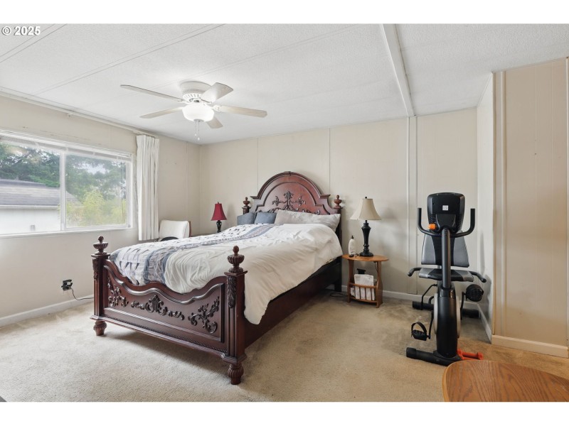 Bedroom, Primary