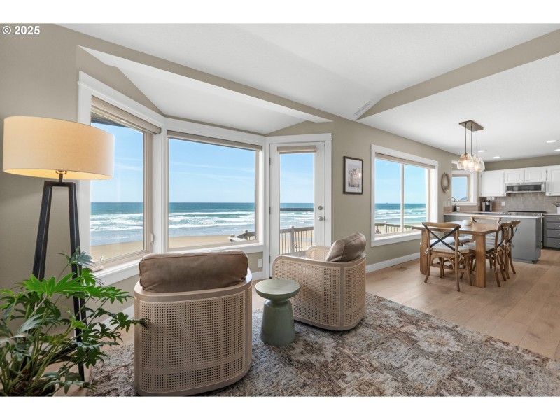 Living Room/Dining Room