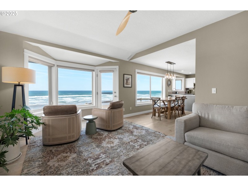 Living Room/Dining Room