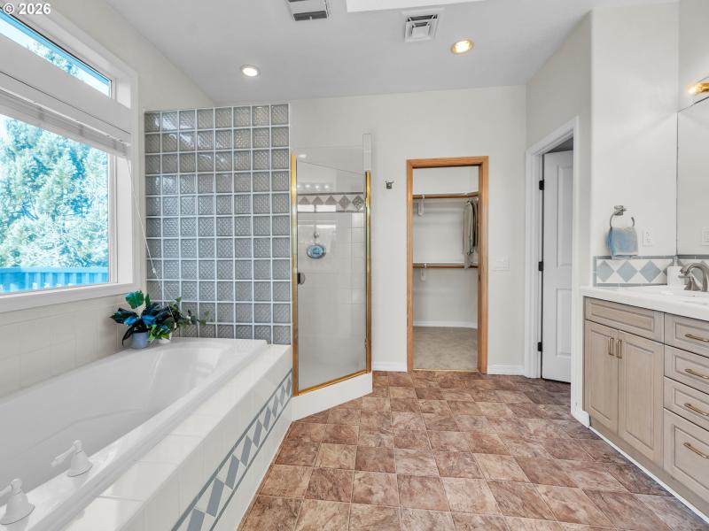 Owner's Suite Bathroom