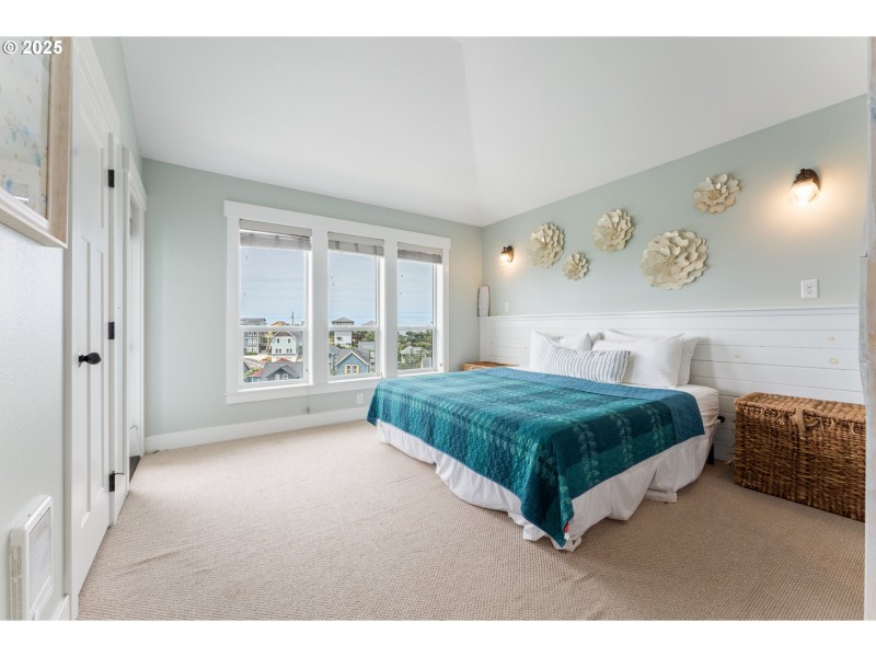 Bedroom, Primary