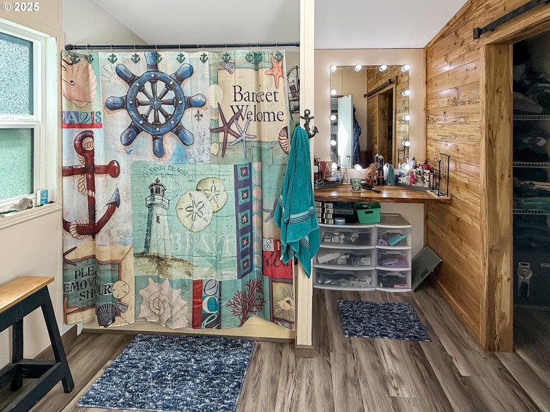 Bathroom, Attached