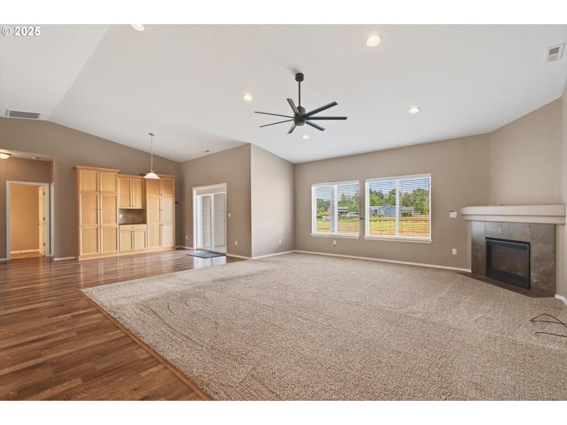 Living Room/Dining Room