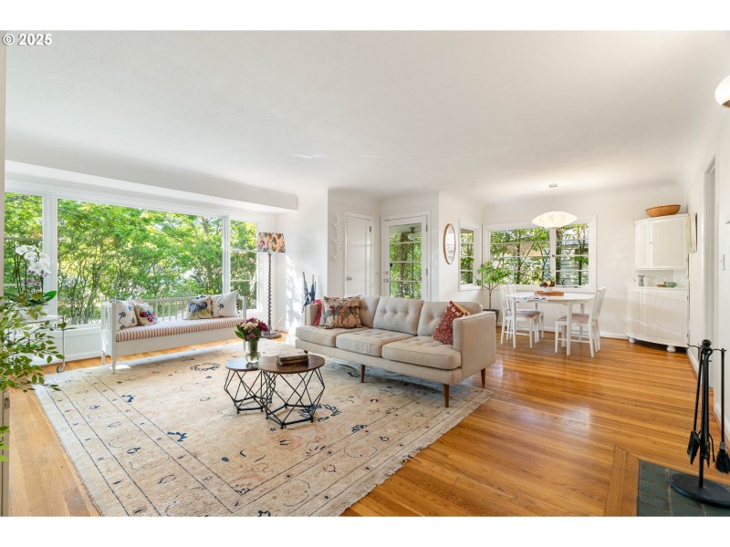 Living Room/Dining Room