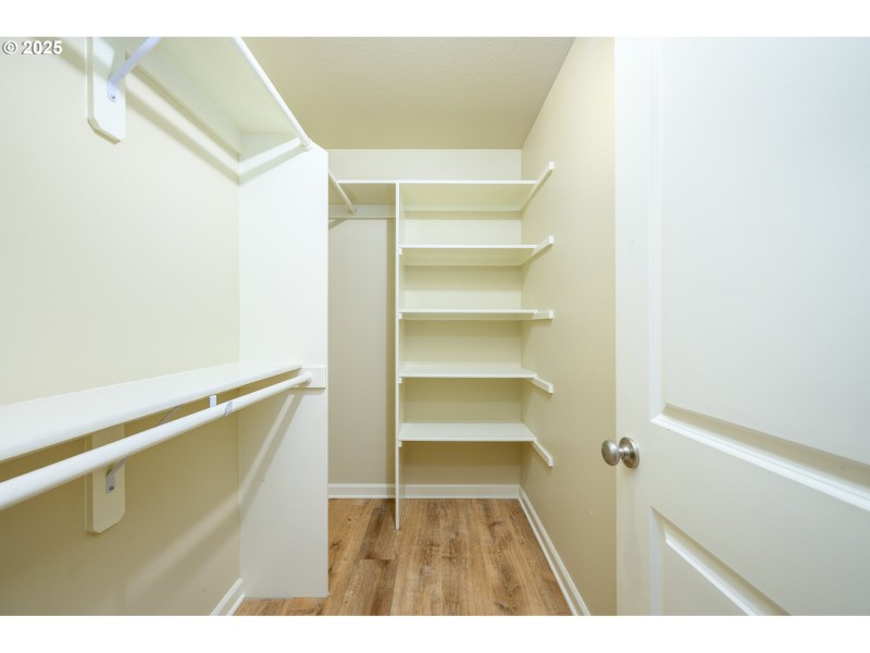 Bedroom, Primary