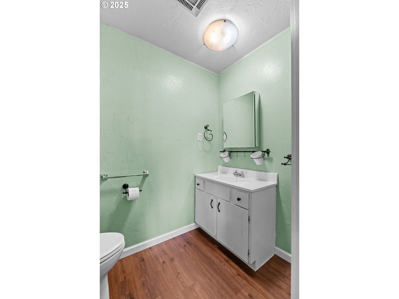 Bathroom, Attached