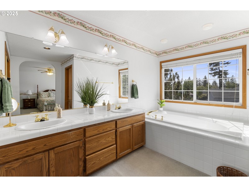 Owner's Suite Bathroom