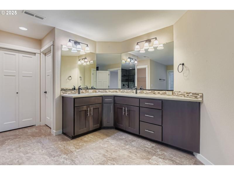 Owner's Suite Bathroom