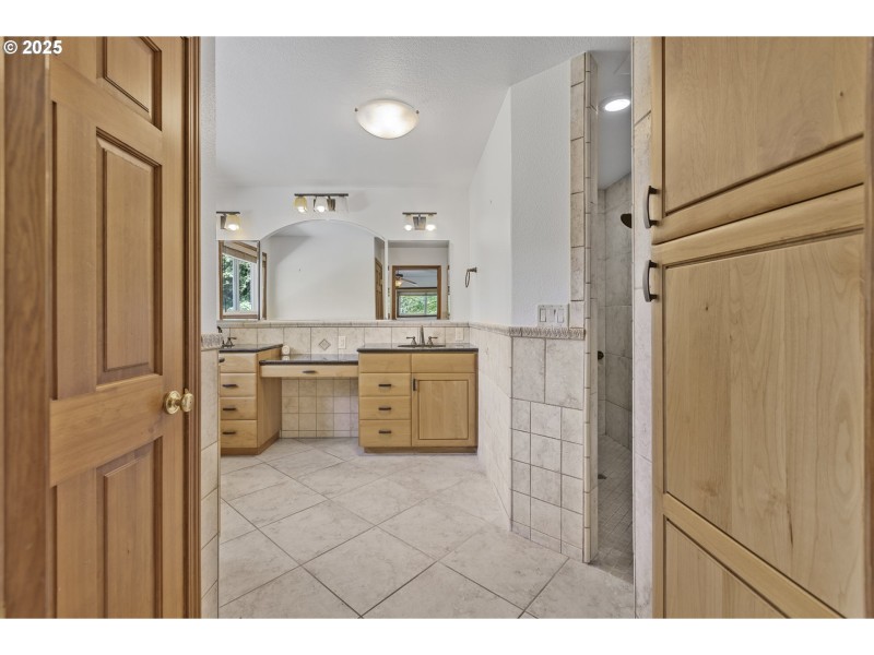 Bathroom, Attached