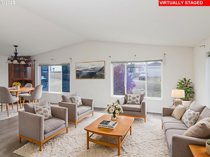 Living Room/Dining Room