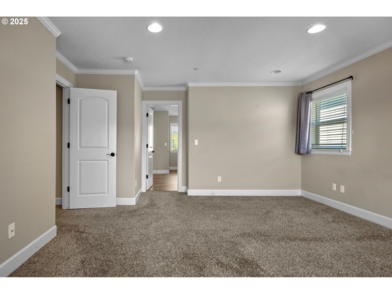 Bedroom, Primary