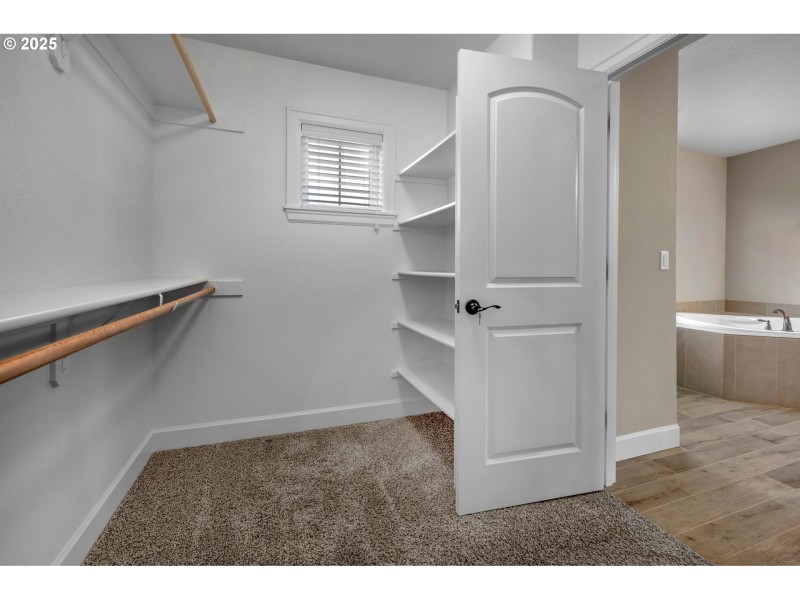 Bedroom, Primary