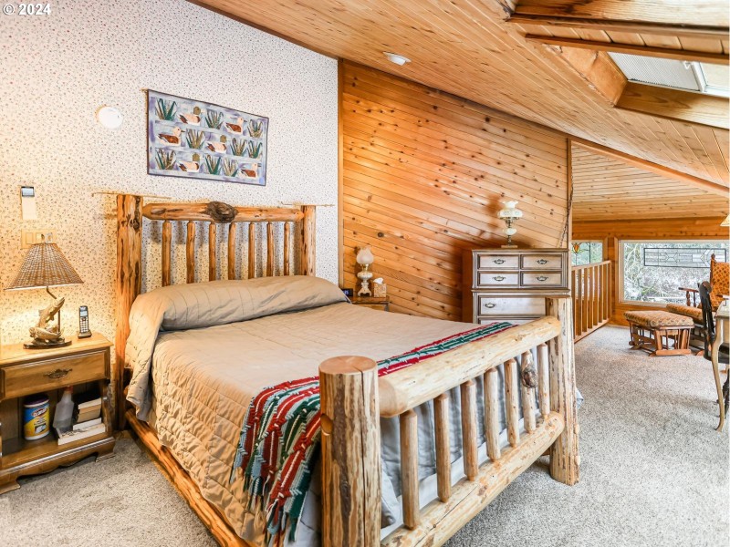 Bedroom, Primary