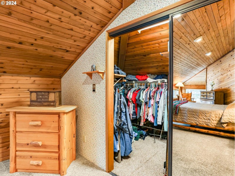 Bedroom, Primary