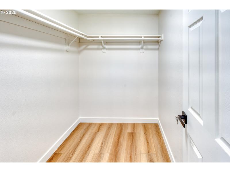 Bedroom, Primary