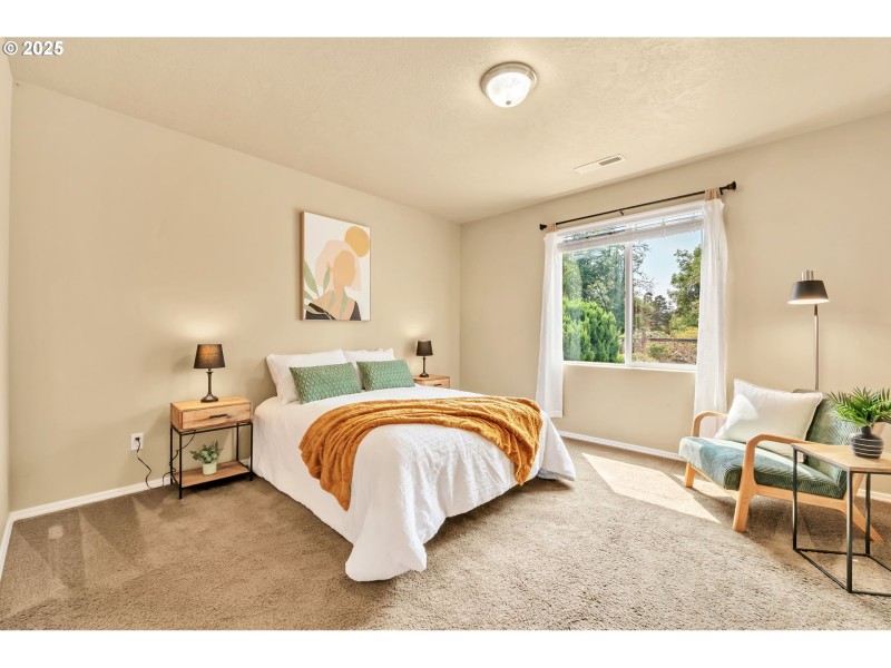 Bedroom, Primary
