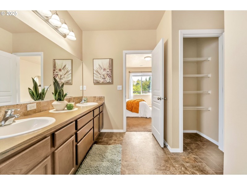 Bathroom, Attached