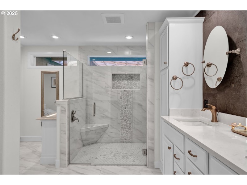 Owner's Suite Bathroom