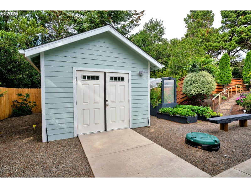 Shed