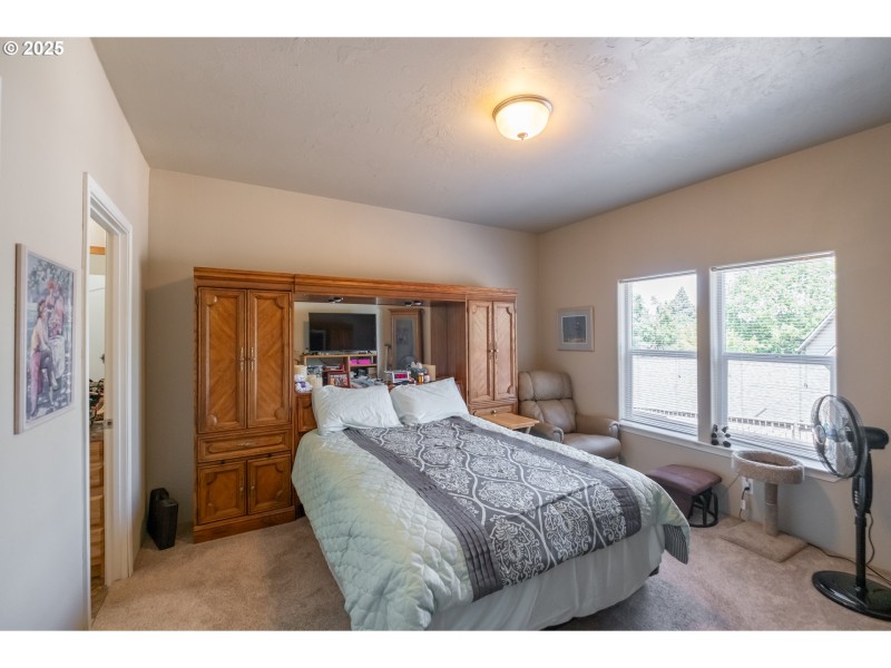 Bedroom, Primary