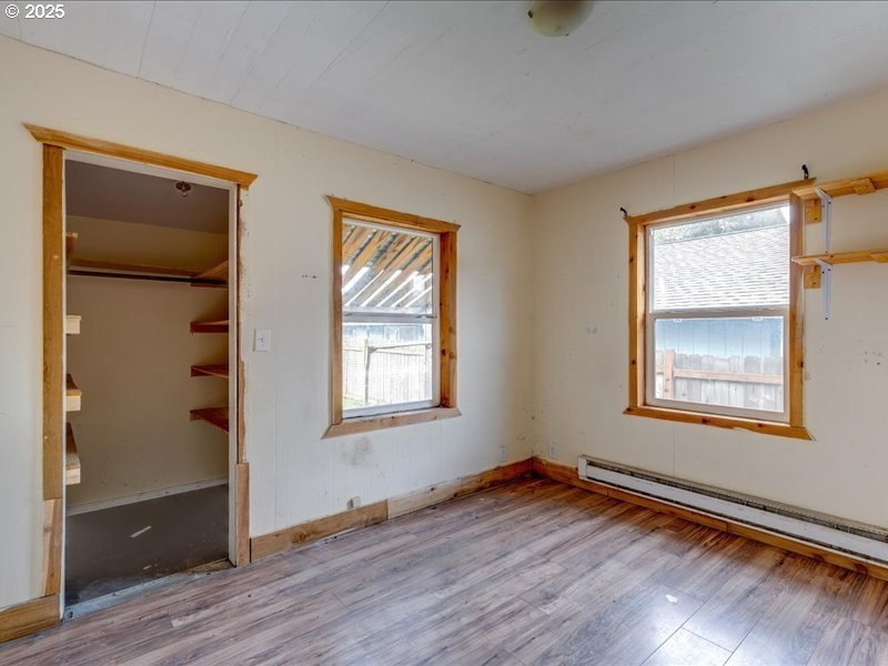 Bedroom, Primary