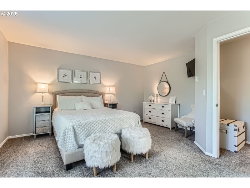 Bedroom, Primary