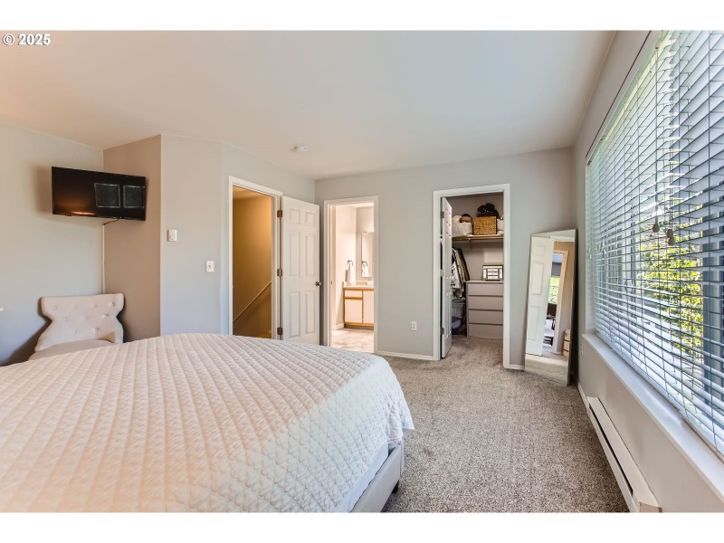Bedroom, Primary