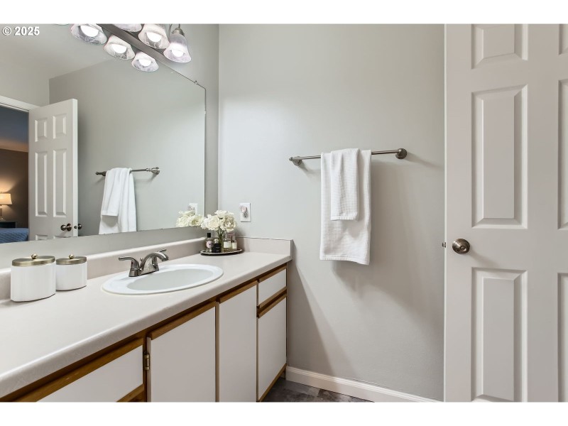 Bathroom, Attached