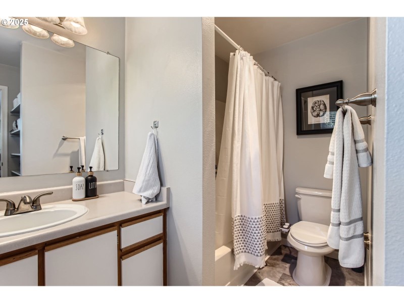 Bathroom, Attached