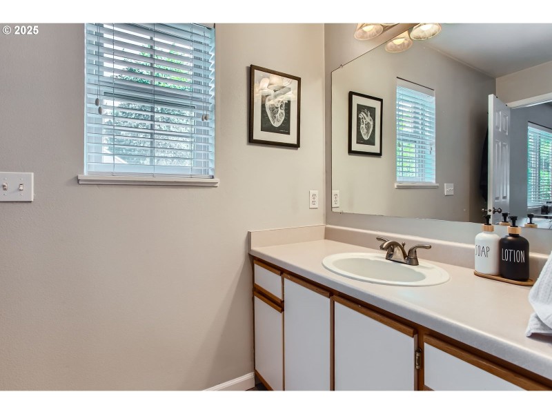 Bathroom, Attached