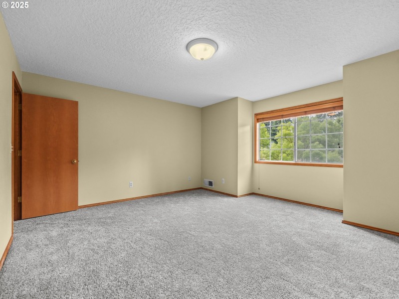 Bedroom, Primary