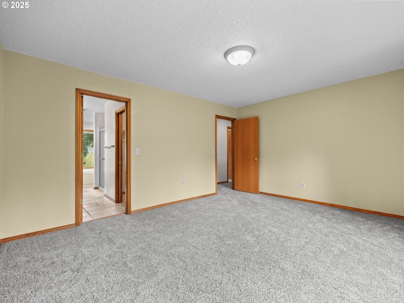 Bedroom, Primary