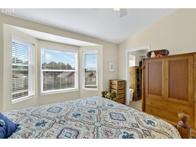 Bedroom, Primary