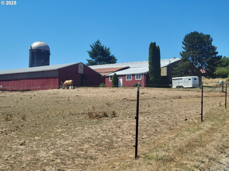 Barn