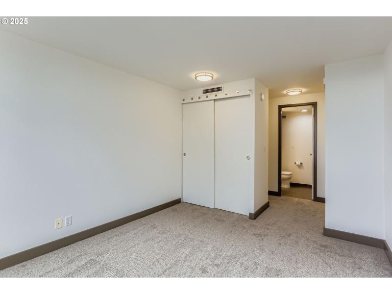 Bedroom, Primary