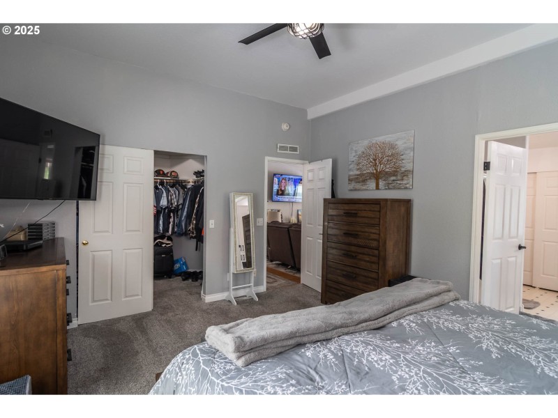 Bedroom, Primary