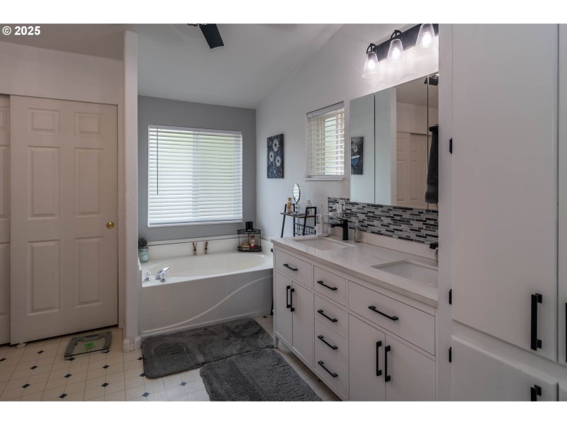 Bathroom, Attached