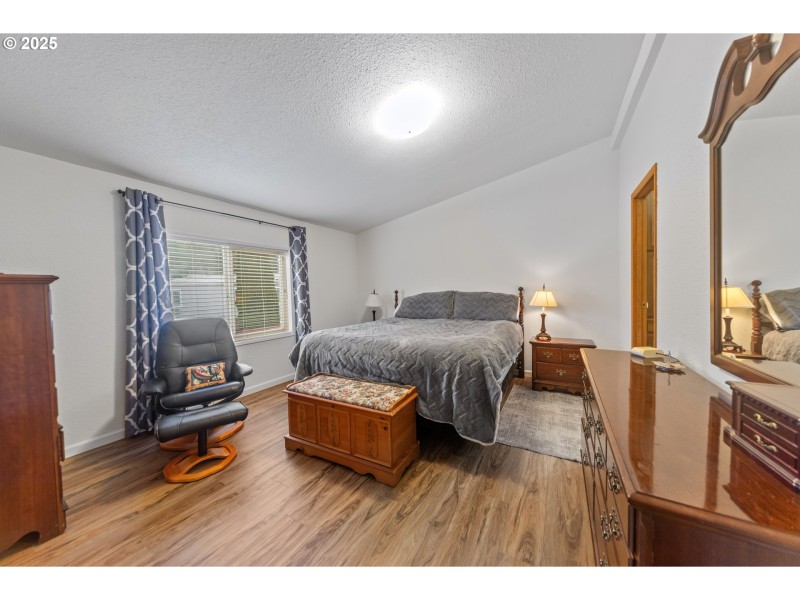 Bedroom, Primary
