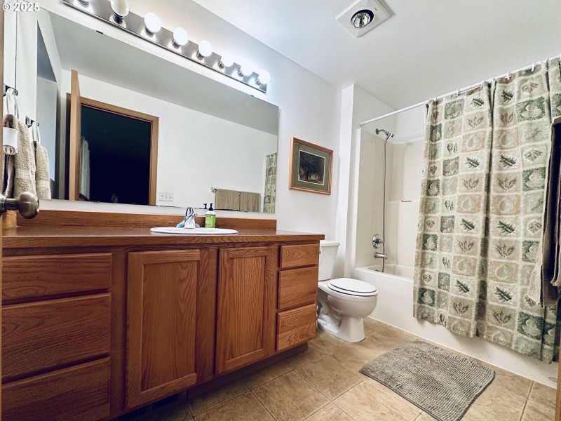 Owner's Suite Bathroom