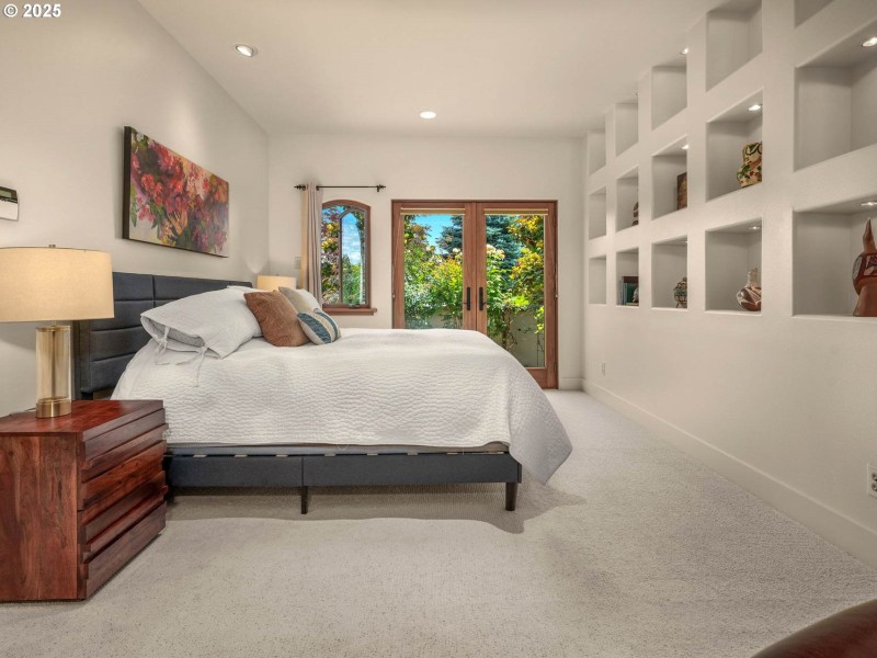 Bedroom, Primary